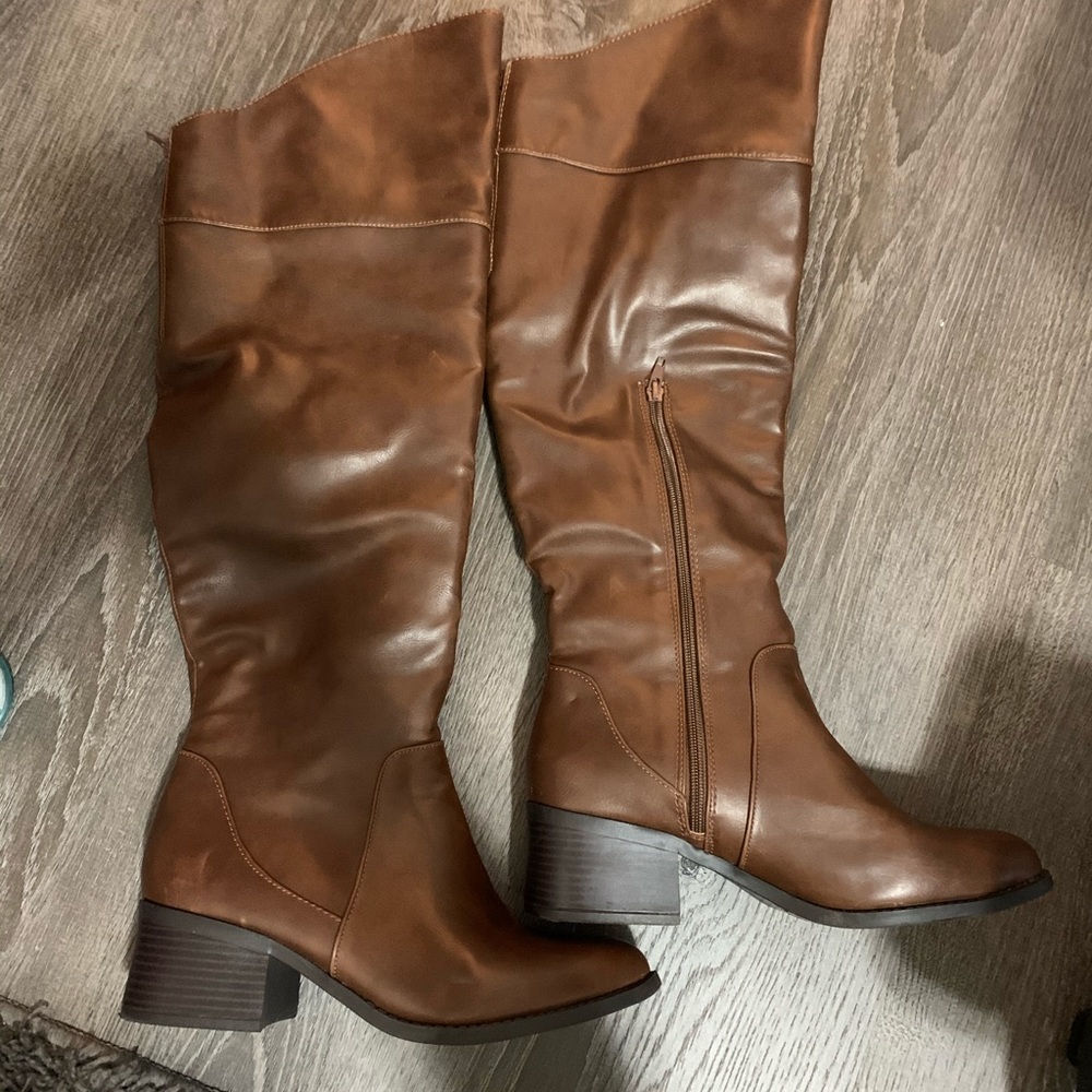 Brown knee length boots; Worn once